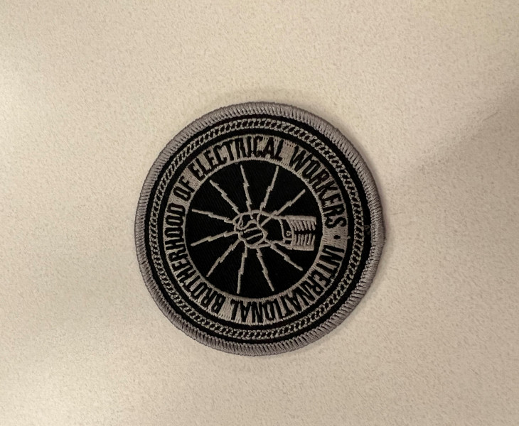Crest- Black/Silver I/O 3"